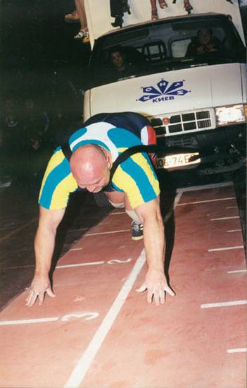 Виктор Налейкин - самый титулованный участник турнира, ЗМС по пауэрлифтингу, двукратный чемпион Мира и восьмикратный чемпион Европы