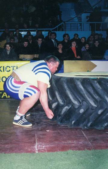 Василий Оробец - МСМК по пауэрлифтингу, самый тяжелый участник соревнований